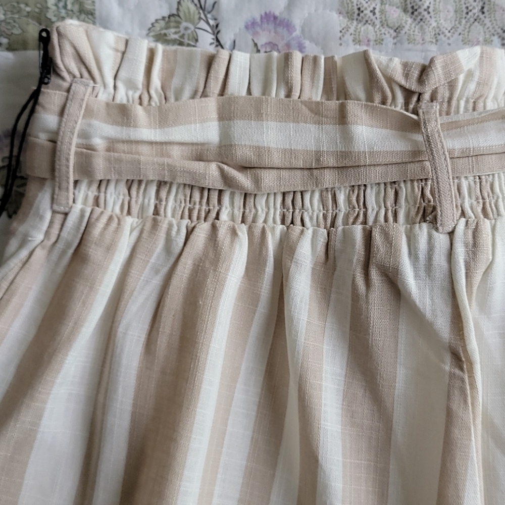 Willow Johnny Striped High Tie-Waist Linen Shorts - Picture 13 of 16